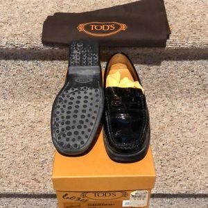 Women's Tod's Black Patent Leather Loafers & Shoe Bag Sz 5.5 EXC COND